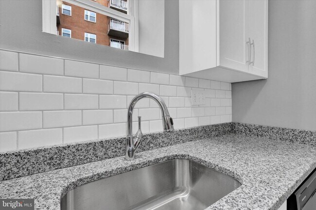 Building Photo - 217 W Washington St