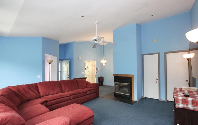 Building Photo - 401 Margit Ct