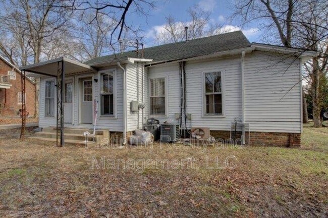 Building Photo - 548 Greenwood Ave