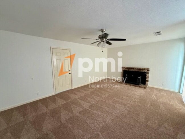 Foto del edificio - 808 Spoonbill Ln