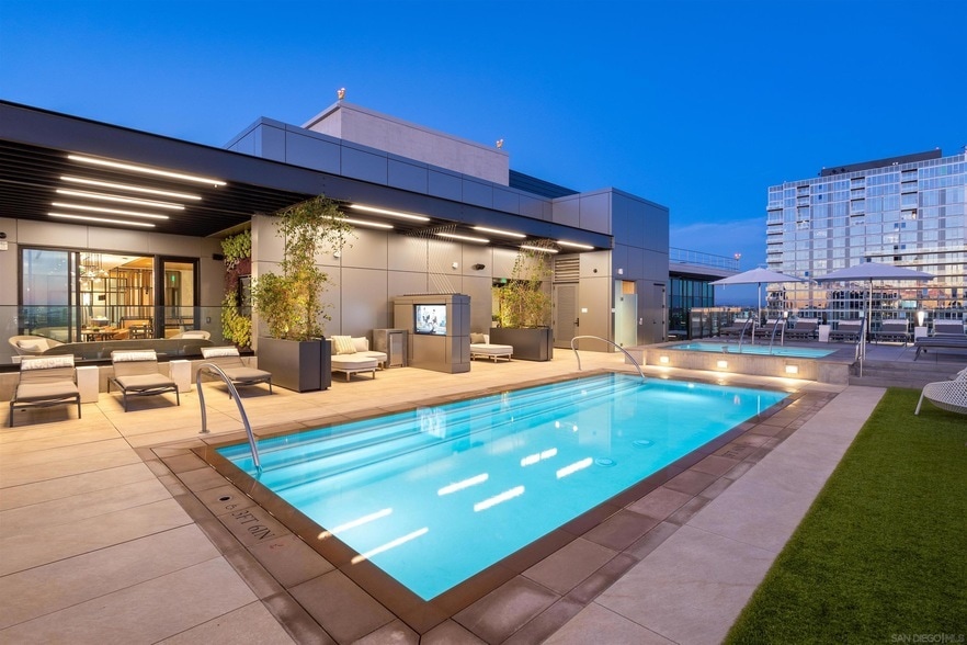 Photo - 675 Ninth Ave