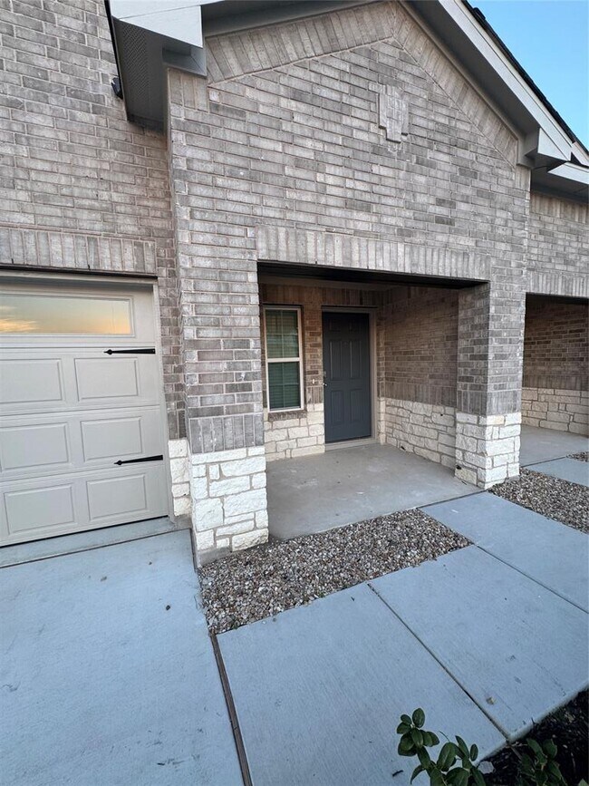 Building Photo - 15117 Afleet Alex St