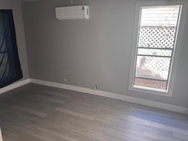 Building Photo - 506 16th NE