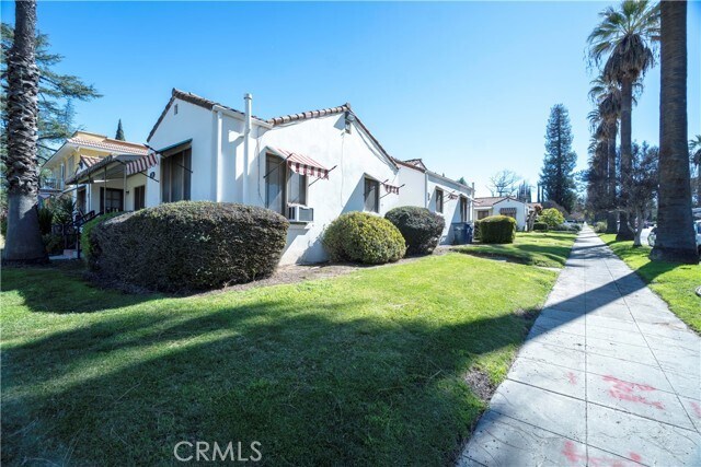 Foto del edificio - 2 E Cypress Ave