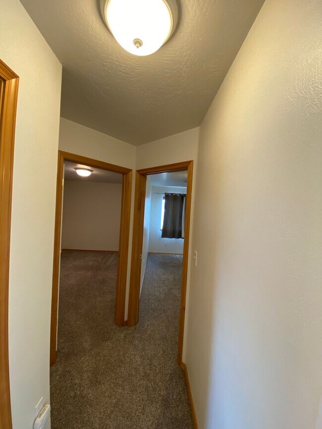 Foto del edificio - 3 Bed - 2 Bath - Fenced Yard