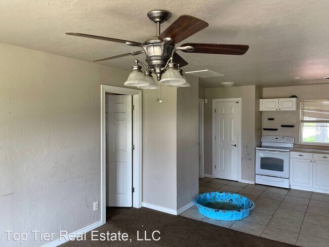 Foto del edificio - 4 br, 2 bath House - 4212 SE Dorchester Dr