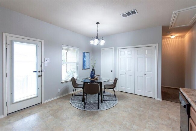 Building Photo - 1612 Corn Hill Ln