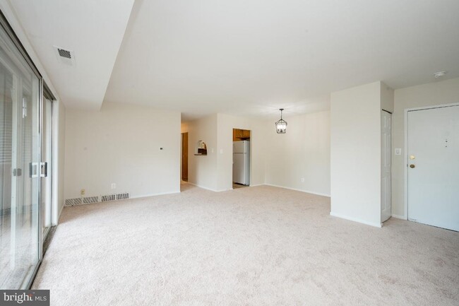 Building Photo - 10167 Mosby Woods Dr