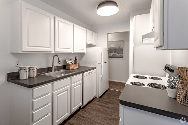 Kitchen - Wayzata Lake Apartments