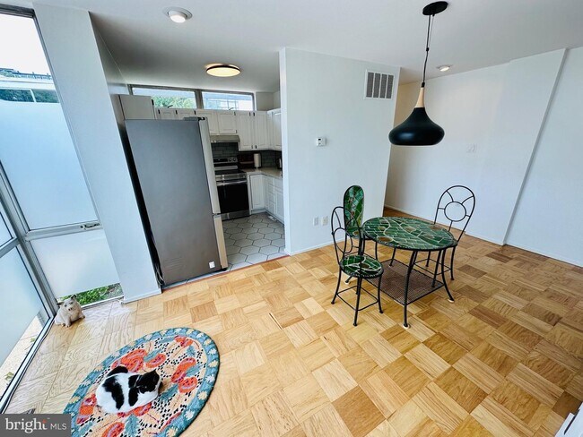Foto del edificio - 385 O St SW