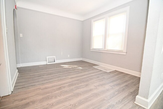 Foto del edificio - 23304 Cayuga Ave