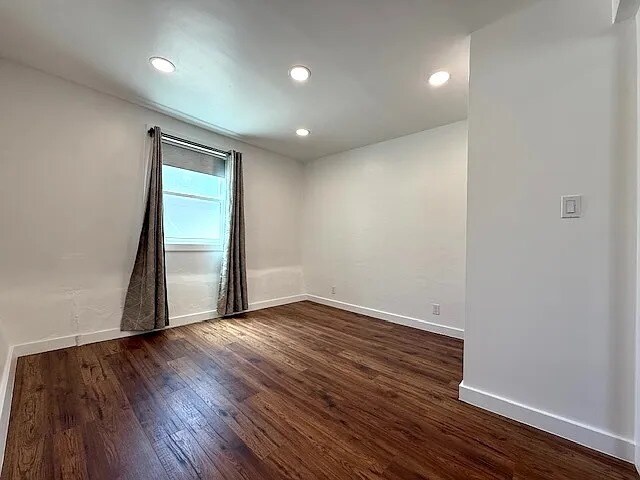Foto del edificio - 513-531 Belden St
