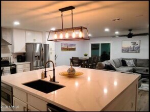 Building Photo - 936 E Hermosa Dr