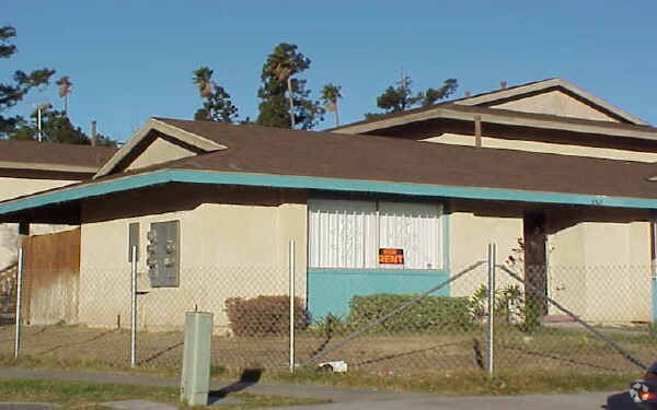 Primary Photo - 352-358 S Ashford Ave