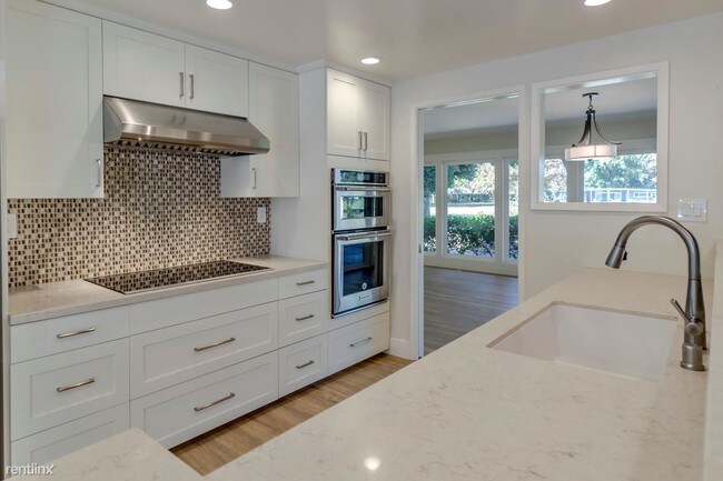 Building Photo - 4 br, 3 bath House - 44454 Country Club Drive