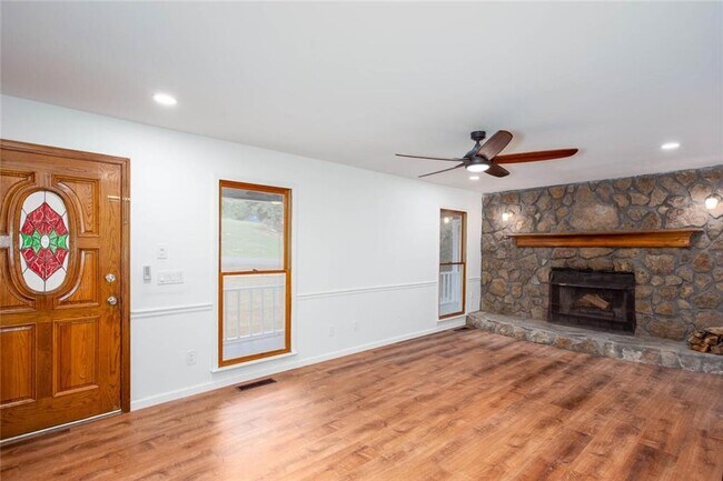 Building Photo - 512 Fieldwood Dr NW
