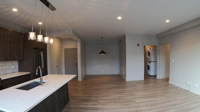 Foto del edificio - 5001 Prospect Ave