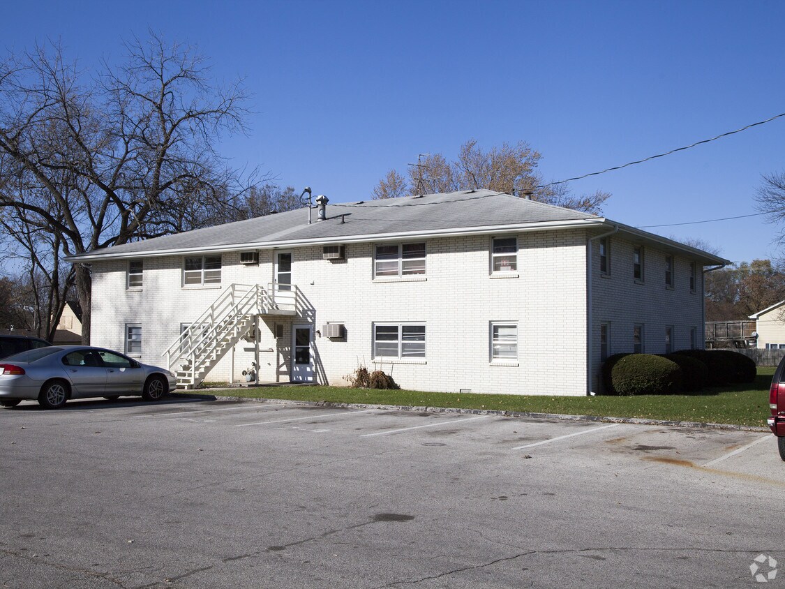 5902 Hickman Rd, Des Moines, IA 50322 Apartments in Des Moines, IA