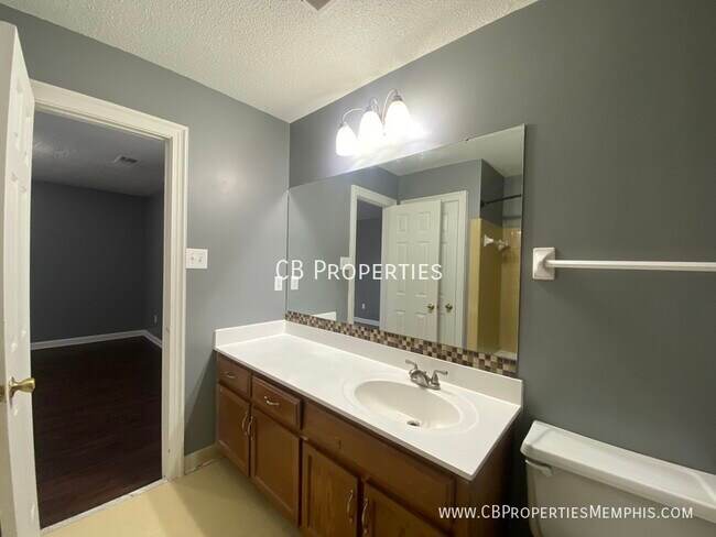 Building Photo - Beautiful home in Cordova! Close to shoppi...