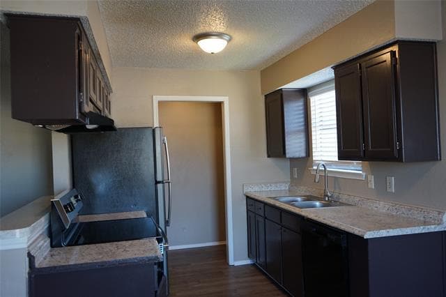 Foto del edificio - 604 Kings Way Dr