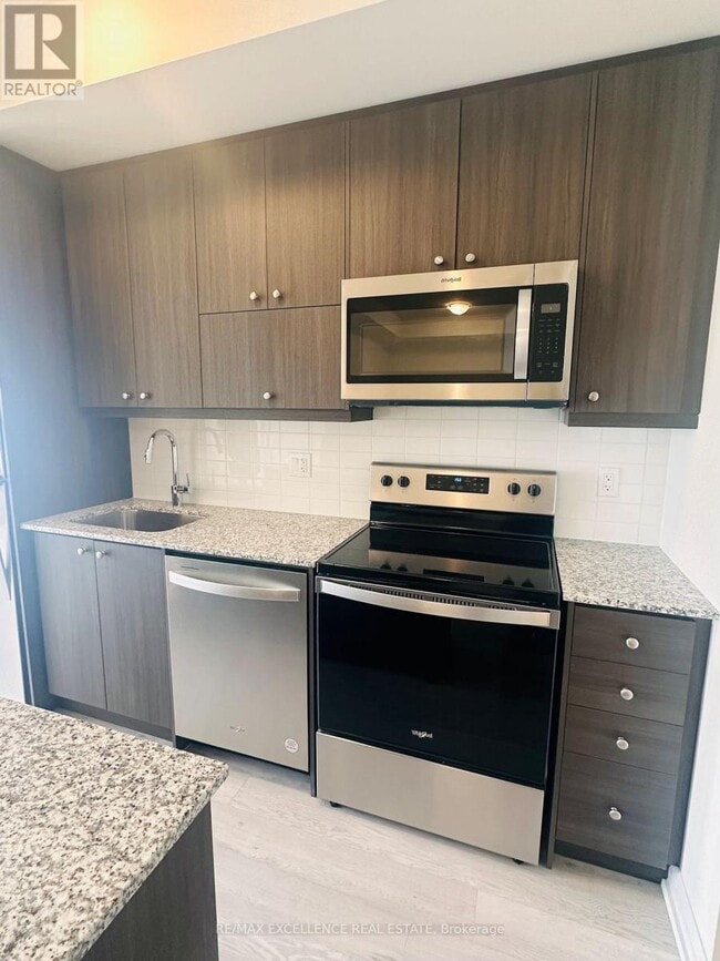 Building Photo - 1415 Dundas St E