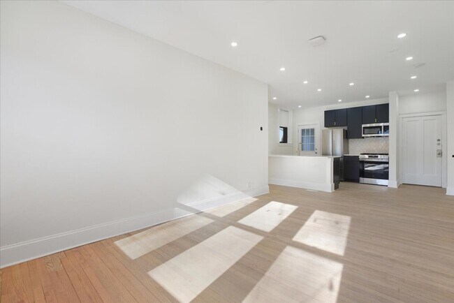 Foto del edificio - 4636 N Hamilton Ave