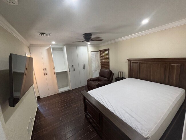 Foto del edificio - 1257 SE Airoso Blvd