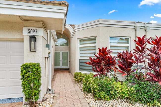 Foto del edificio - 5097 Windsor Parke Dr