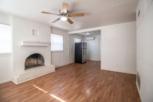 Foto del edificio - Great 3 Bedroom 1 Bathroom House for $995/month!