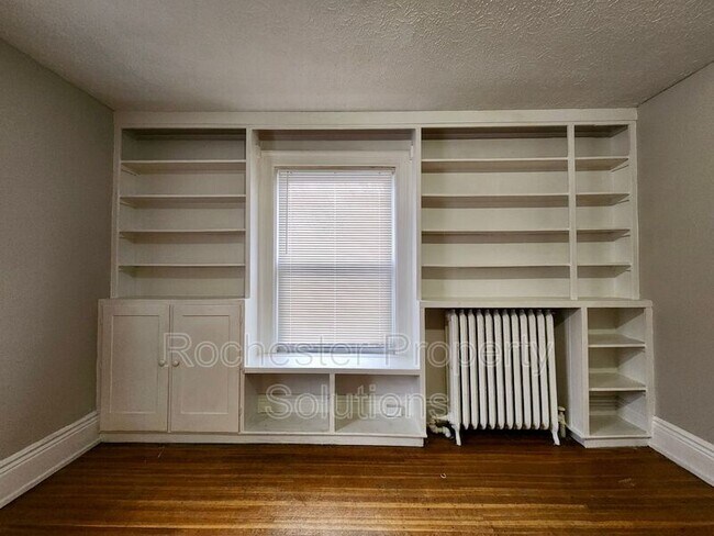 Foto del edificio - 45 Kenwood Ave
