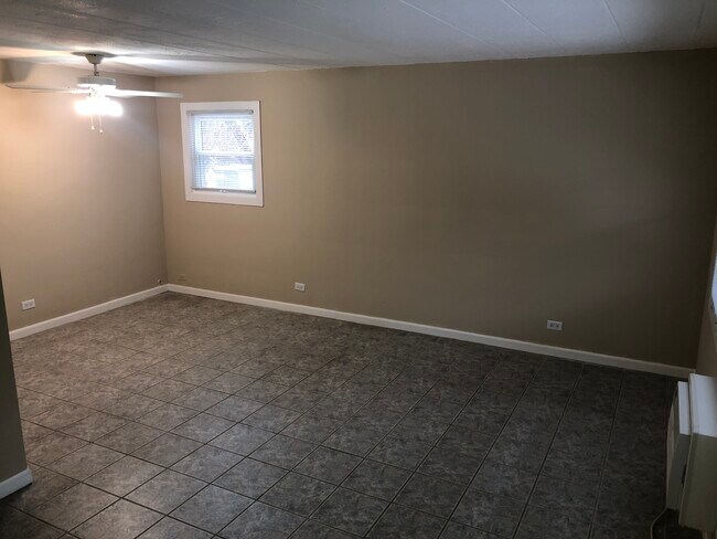 Building Photo - 5152 Fairview Ave
