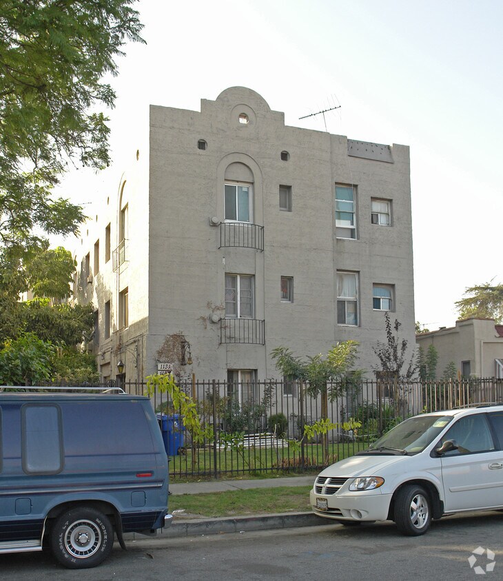 Foto del edificio - 1131 Lodi Pl