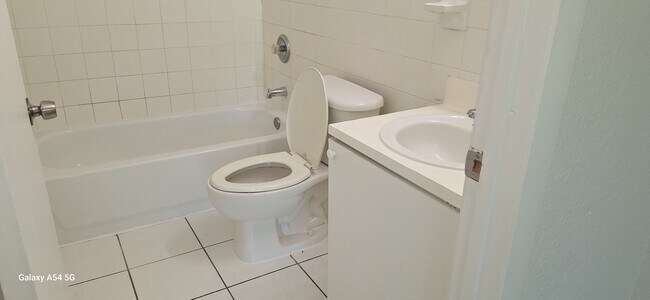 Building Photo - 674 NW 46th St