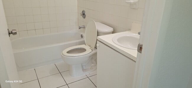 Foto del edificio - 674 NW 46th St