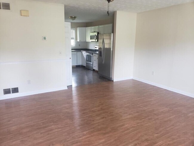 Building Photo - 585 Crozer Ave