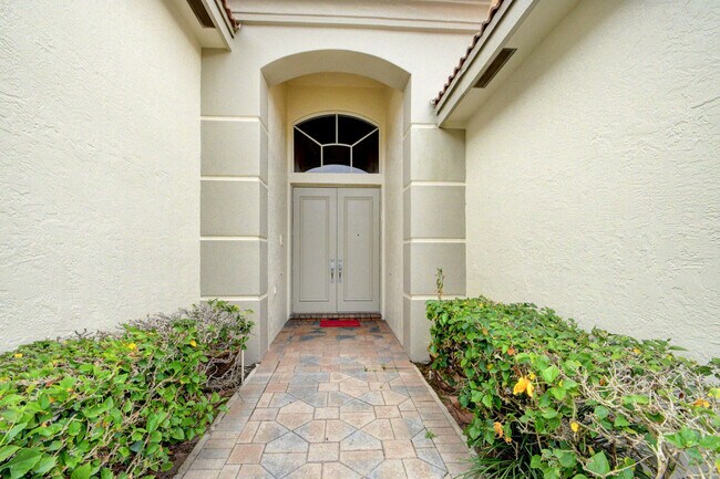 Building Photo - 10499 Laurel Estates Ln