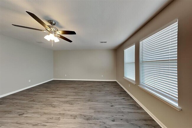 Building Photo - 18027 Hillock Glen Ln