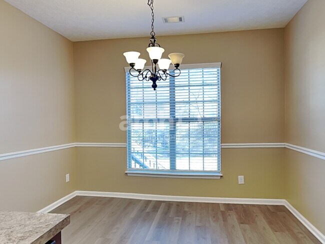 Foto del edificio - 115 Otter Glen Dr