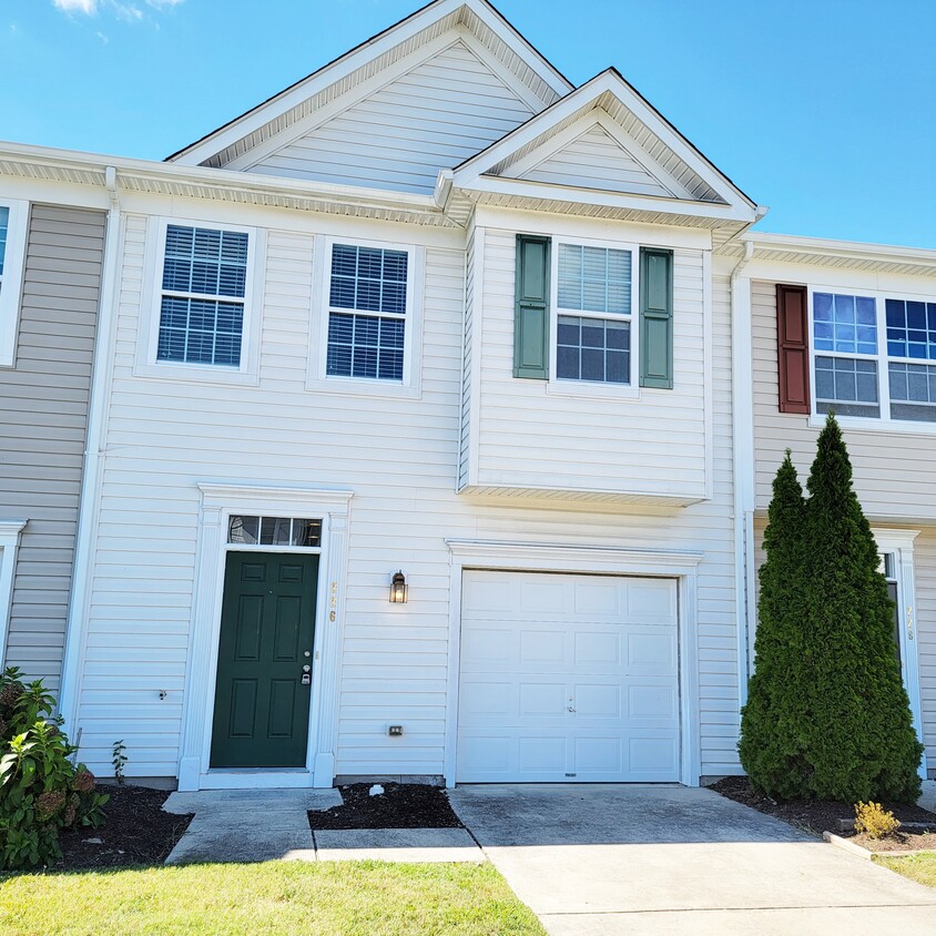 Primary Photo - 226 Garrison Way