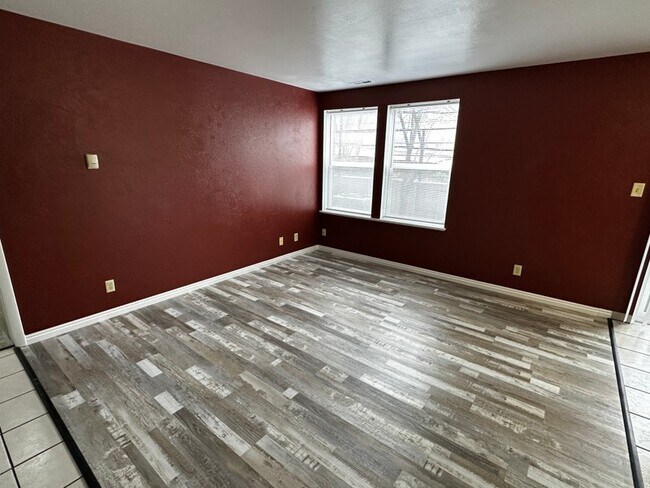 Foto del edificio - 4564 Harrison Blvd