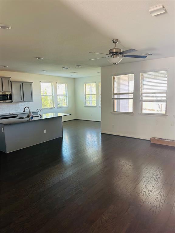 Foto del edificio - 608 Sixpence Ln