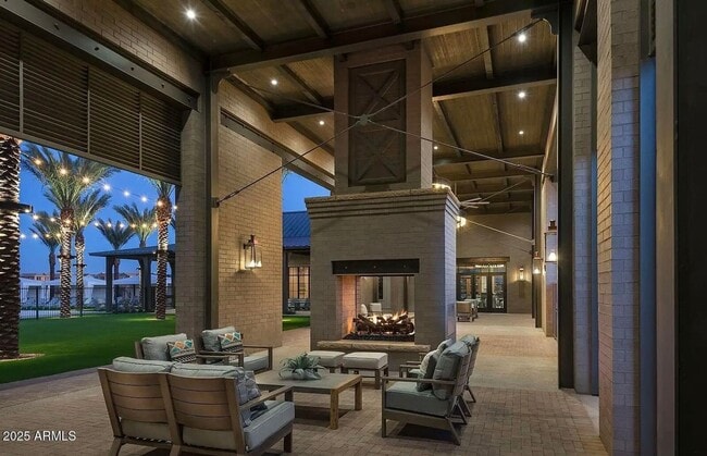 Foto del edificio - *BRAND NEW HOME* IN A BEAUTIFUL LUXURY COMMUNITY