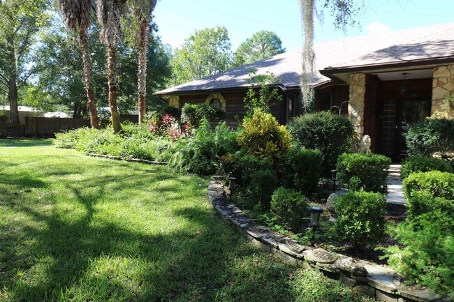 Foto del edificio - 5861 Datil Pepper Rd