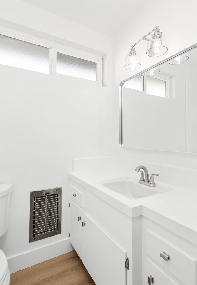 Bathroom 1 - 3216 Manhattan Ave