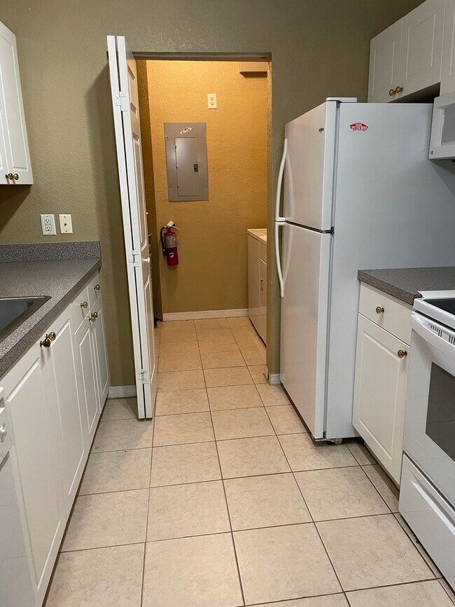 Building Photo - 846 Grand Regency Pointe