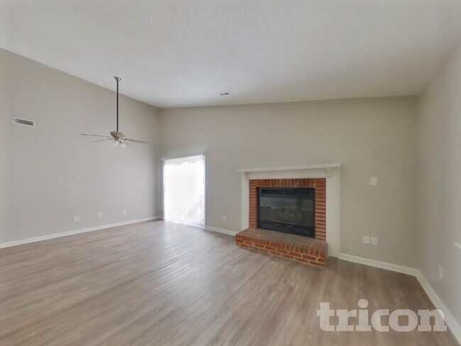 Foto del edificio - 6617 Flat Rock Dr