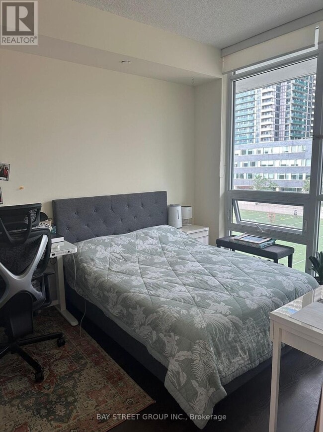 Building Photo - 30 Roehampton Ave