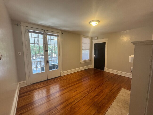 Foto del edificio - Charming 1 BR apartment on N. Person St. s...