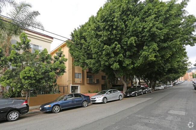 Foto del edificio - 1411 N Fuller Ave