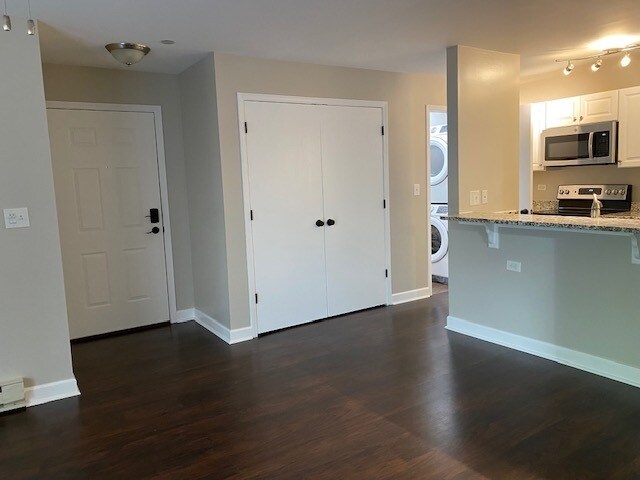 Building Photo - 1330 Cunat Ct
